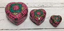 Load image into Gallery viewer, Heart Stone Chip Trinket Box