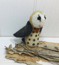 Load image into Gallery viewer, Bird Wool Felt Finger Puppets
