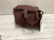 Load image into Gallery viewer, A Yarning Circle Set