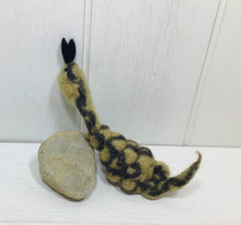 Load image into Gallery viewer, Land Animal Wool Felt Finger Puppets