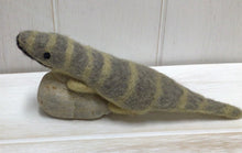 Load image into Gallery viewer, Land Animal Wool Felt Finger Puppets