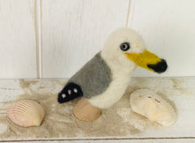 Load image into Gallery viewer, Bird Wool Felt Finger Puppets