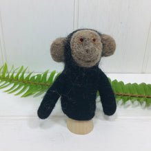 Load image into Gallery viewer, Land Animal Wool Felt Finger Puppets