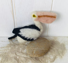 Load image into Gallery viewer, Bird Wool Felt Finger Puppets