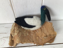 Load image into Gallery viewer, Bird Wool Felt Finger Puppets