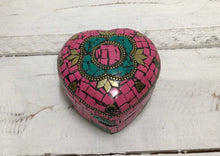 Load image into Gallery viewer, Heart Stone Chip Trinket Box