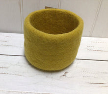Load image into Gallery viewer, Wool Felt Sorting  Bowl