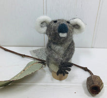 Load image into Gallery viewer, Land Animal Wool Felt Finger Puppets