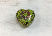 Load image into Gallery viewer, Heart Stone Chip Trinket Box