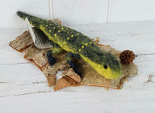 Load image into Gallery viewer, Land Animal Wool Felt Finger Puppets