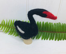 Load image into Gallery viewer, Bird Wool Felt Finger Puppets
