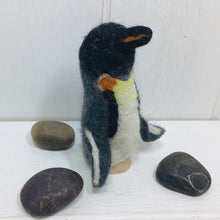 Load image into Gallery viewer, Bird Wool Felt Finger Puppets