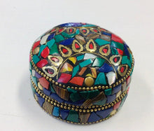 Load image into Gallery viewer, Round Stone Trinket Box