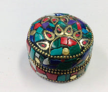 Load image into Gallery viewer, Round Stone Trinket Box