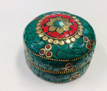 Load image into Gallery viewer, Round Stone Trinket Box