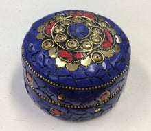 Load image into Gallery viewer, Round Stone Trinket Box