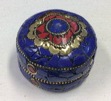 Load image into Gallery viewer, Round Stone Trinket Box