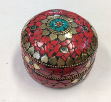 Load image into Gallery viewer, Round Stone Trinket Box