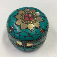 Load image into Gallery viewer, Round Stone Trinket Box