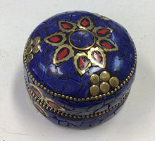 Load image into Gallery viewer, Round Stone Trinket Box