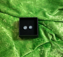 Load image into Gallery viewer, Dichroic Stud Nev Earrings