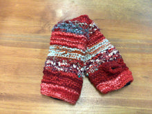 Load image into Gallery viewer, Wool/Sari Yarn Handwarmer Gloves