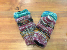 Load image into Gallery viewer, Wool/Sari Yarn Ribbed Handwarmer Gloves