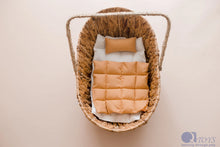 Load image into Gallery viewer, Wicker Dolls Basket