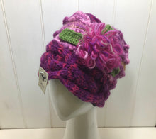 Load image into Gallery viewer, Wool Cable Knit Flower Beanie