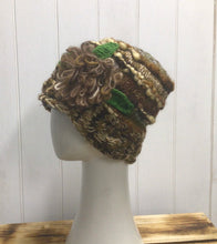 Load image into Gallery viewer, Wool Cable Knit Flower Beanie