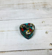 Load image into Gallery viewer, Heart Stone Chip Trinket Box