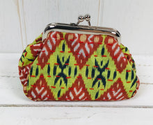 Load image into Gallery viewer, Metal Clasp Clip Lock Purse