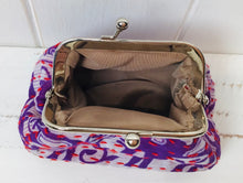 Load image into Gallery viewer, Metal Clasp Clip Lock Purse