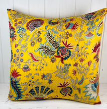 Load image into Gallery viewer, Euro Thistle Flower Cushion Cover
