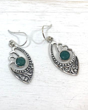 Load image into Gallery viewer, Melody Earrings
