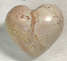 Load image into Gallery viewer, Kisii Heart Stone
