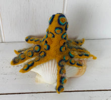 Load image into Gallery viewer, Sea and Water Animal Wool Felt Finger Puppets