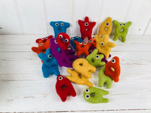 Load image into Gallery viewer, Holey Moley Activity Set