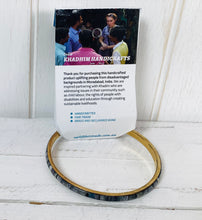 Load image into Gallery viewer, Metal Resin  Bangle