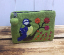 Load image into Gallery viewer, Bird Wool Felt Purse
