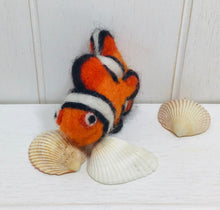 Load image into Gallery viewer, Sea and Water Animal Wool Felt Finger Puppets
