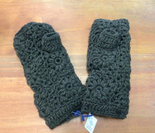 Load image into Gallery viewer, Plain Flower Design Wool Hand Warmer Gloves
