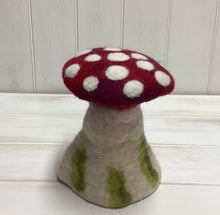 Load image into Gallery viewer, Wool Felt Hollow Mushroom
