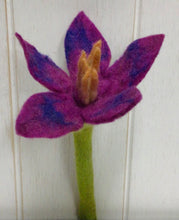 Load image into Gallery viewer, Single Stem Wool Felt Flower
