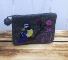 Load image into Gallery viewer, Bird Wool Felt Purse
