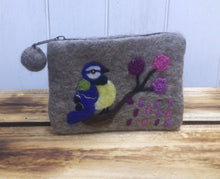 Load image into Gallery viewer, Bird Wool Felt Purse
