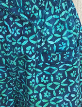 Load image into Gallery viewer, 3/4 Wide Leg Happy Pants Blue Flower Hexagon
