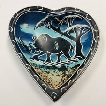 Load image into Gallery viewer, Small Soapstone Heart Trinket Dish Nipo
