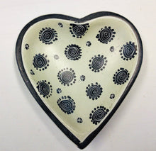 Load image into Gallery viewer, Small Soapstone Heart Trinket Dish Nipo
