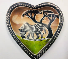 Load image into Gallery viewer, Small Soapstone Heart Trinket Dish Nipo

